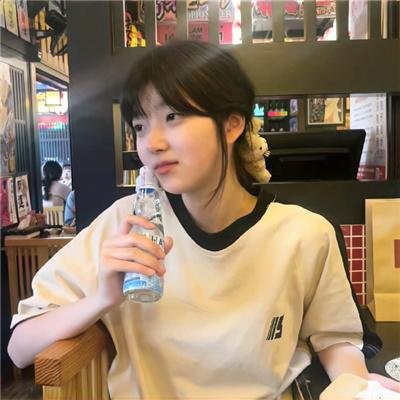 盛夏不如她迷人